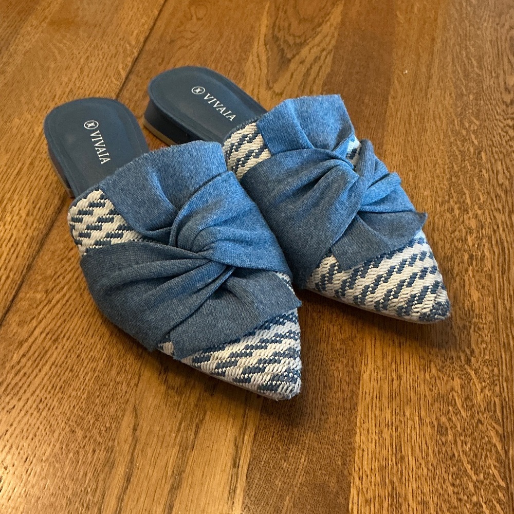 Woman’s Vivaia blue knot mule. Size 38. Knit fabric upper. Barely worn! So cute!